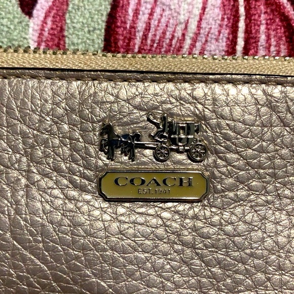 Coach silver wristlet wallet - Picture 2 of 10